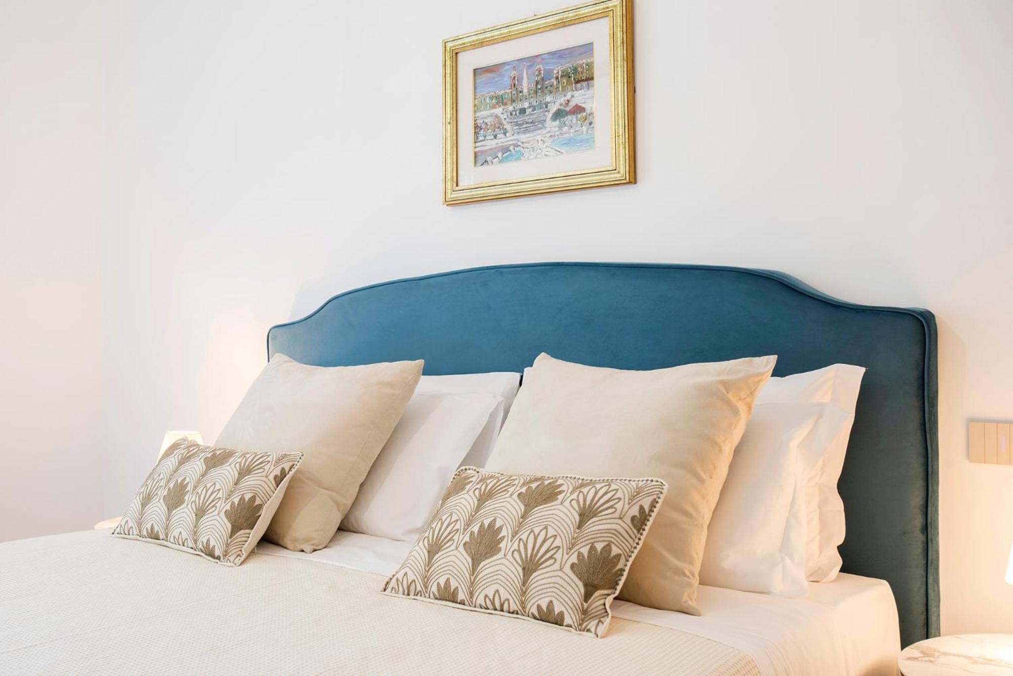 Sky Luxury Apartment